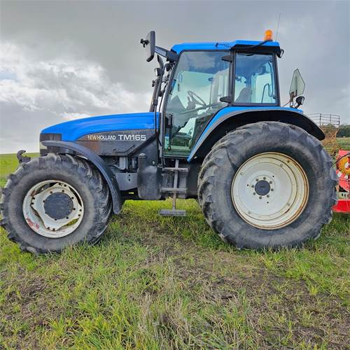 New Holland TM165 - טרקטור חקלאי: תמונה 1 New Holland TM165 - טרקטור חקלאי: תמונה 1