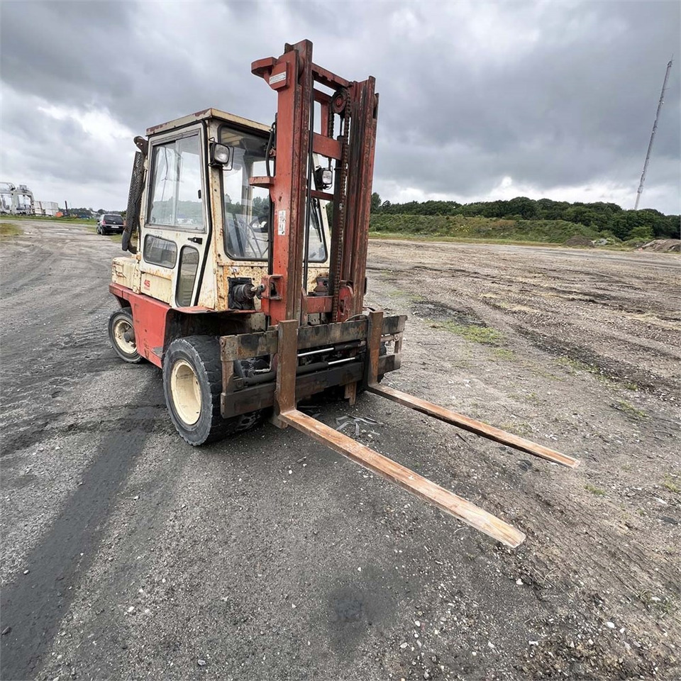 Nissan WGF 45 - מלגזה: תמונה 2 Nissan WGF 45 - מלגזה: תמונה 2