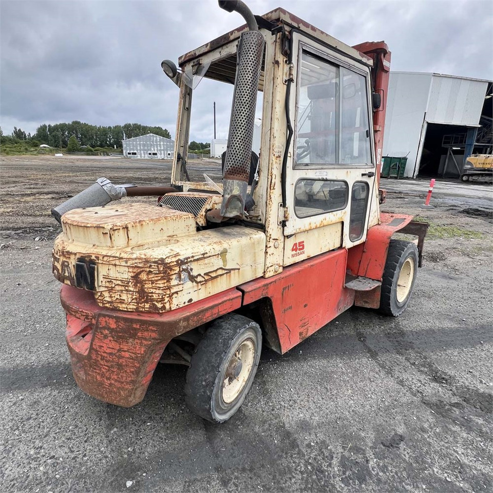 Nissan WGF 45 - מלגזה: תמונה 4 Nissan WGF 45 - מלגזה: תמונה 4