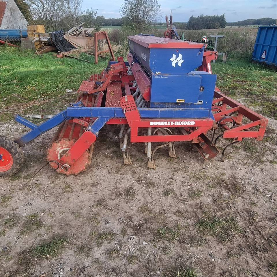 Nordsten Kulti-seeder - ציוד זריעה: תמונה 2 Nordsten Kulti-seeder - ציוד זריעה: תמונה 2