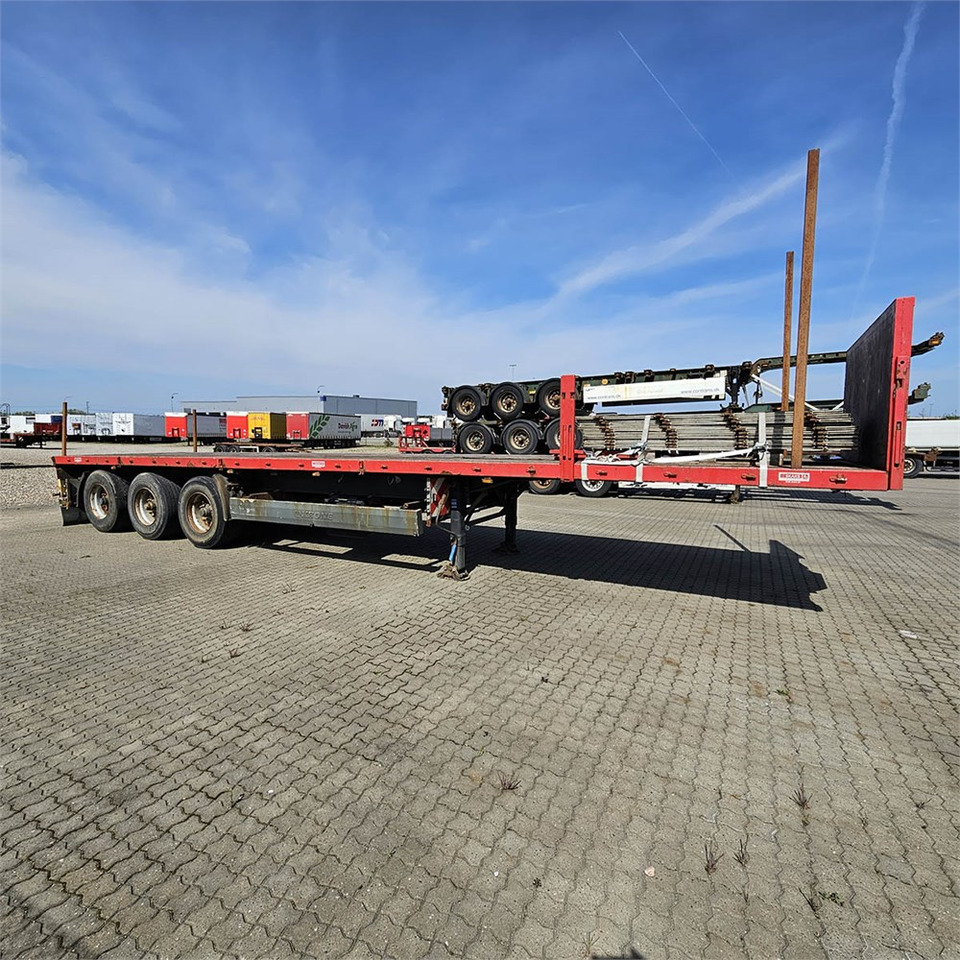 Pacton Flatbed - סמיטריילר צד נופל/ שטוח: תמונה 3 Pacton Flatbed - סמיטריילר צד נופל/ שטוח: תמונה 3
