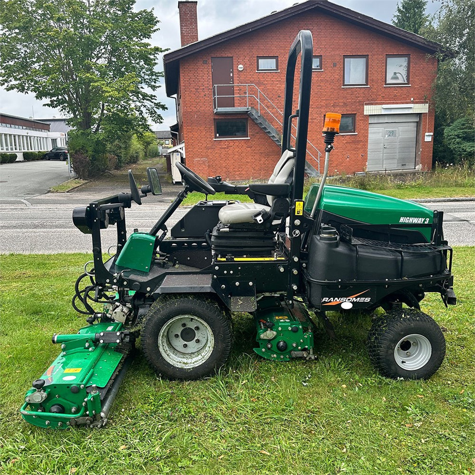 Ransomes Highway 3 4WD - מכסחת גינה: תמונה 3 Ransomes Highway 3 4WD - מכסחת גינה: תמונה 3