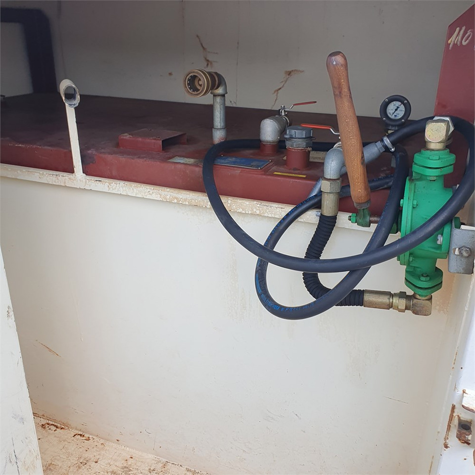 Roug A/S 2000 liter - מכל אחסון: תמונה 2 Roug A/S 2000 liter - מכל אחסון: תמונה 2