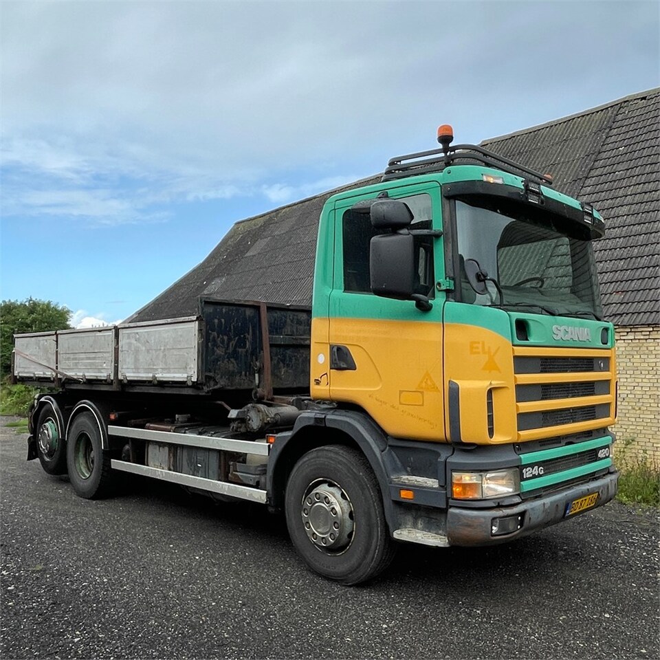 Scania 124G - משאית צד נופל/ שטוחה: תמונה 1 Scania 124G - משאית צד נופל/ שטוחה: תמונה 1