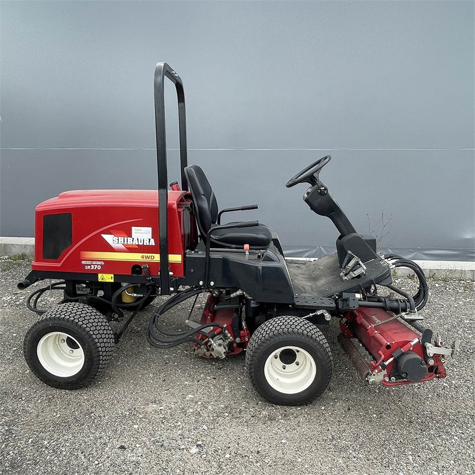 Shibaura SR370 - מכסחת גינה: תמונה 3 Shibaura SR370 - מכסחת גינה: תמונה 3