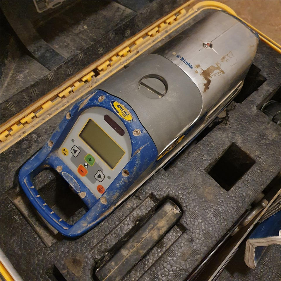 Spectra DG 711 - ציוד בנייה: תמונה 3 Spectra DG 711 - ציוד בנייה: תמונה 3