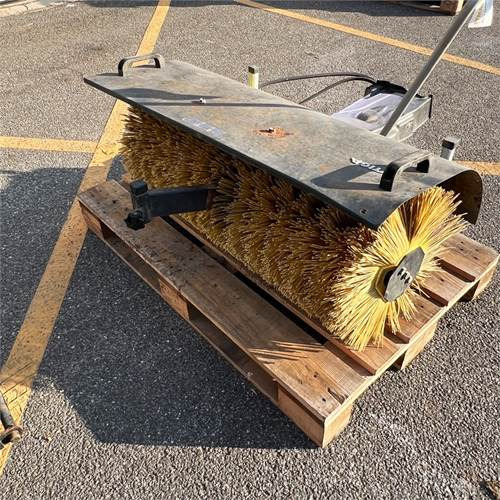 Stiga PA 501 Sweeper - מכסחת גינה: תמונה 3 Stiga PA 501 Sweeper - מכסחת גינה: תמונה 3