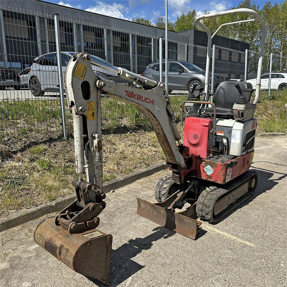 Takeuchi TB210 R - מיני מחפר: תמונה 2 Takeuchi TB210 R - מיני מחפר: תמונה 2