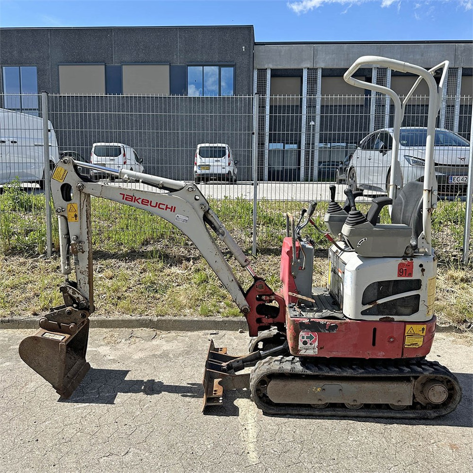 Takeuchi TB210 R - מיני מחפר: תמונה 3 Takeuchi TB210 R - מיני מחפר: תמונה 3