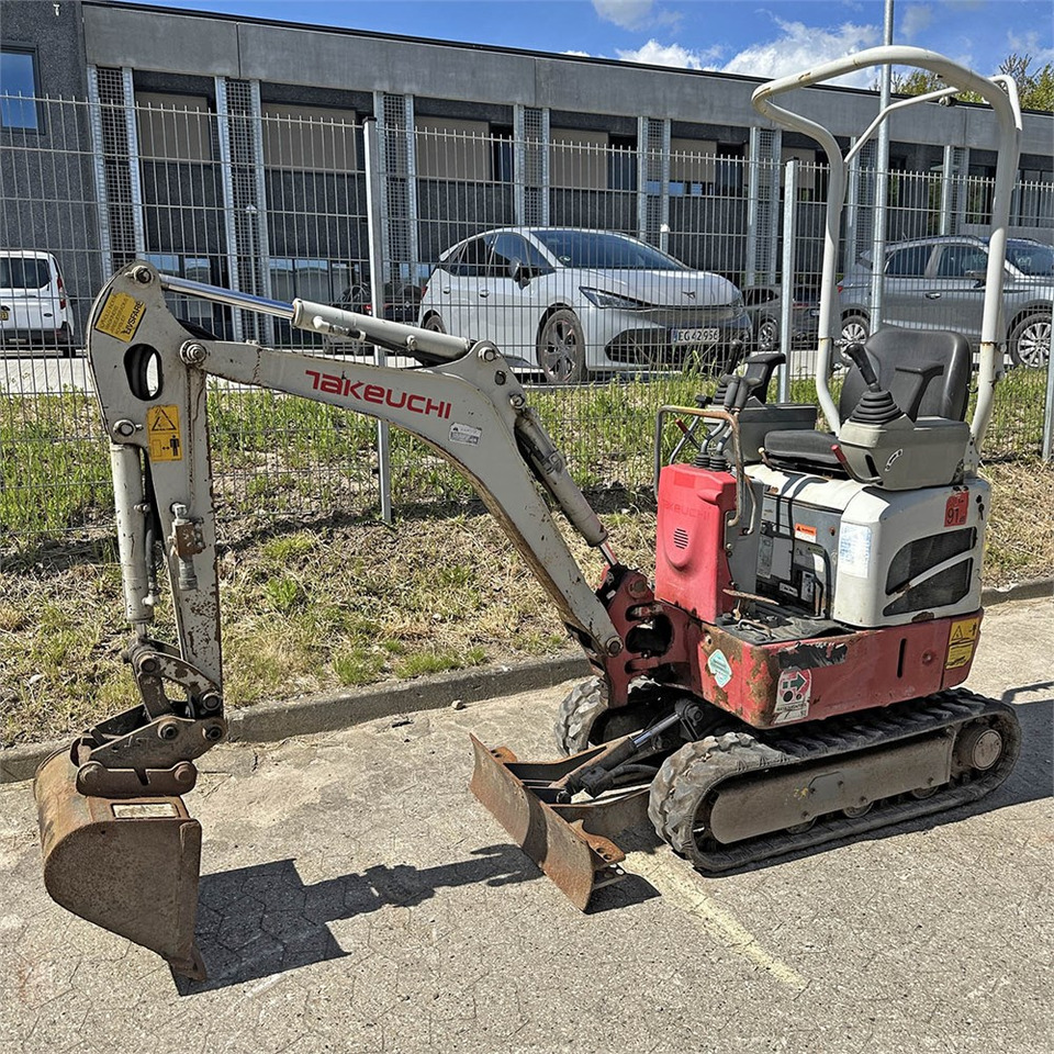 Takeuchi TB210 R - מיני מחפר: תמונה 1 Takeuchi TB210 R - מיני מחפר: תמונה 1