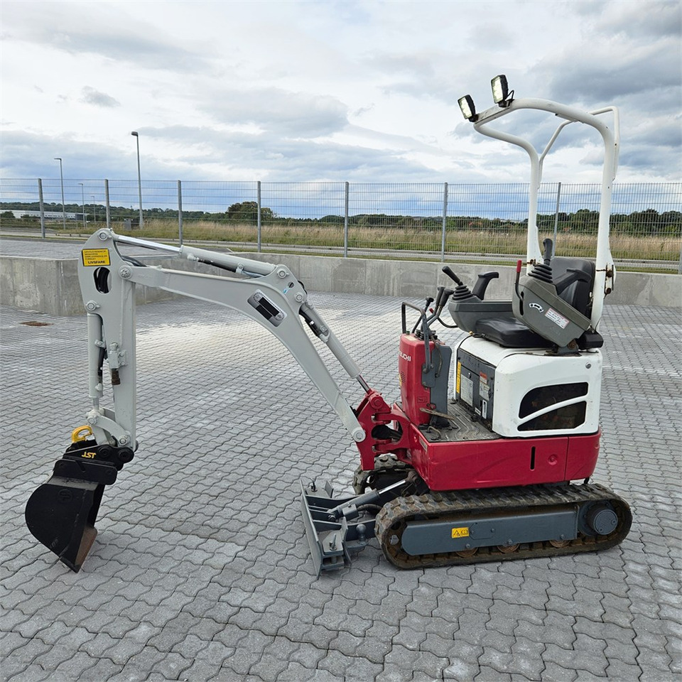 Takeuchi TB210 R - מיני מחפר: תמונה 1 Takeuchi TB210 R - מיני מחפר: תמונה 1