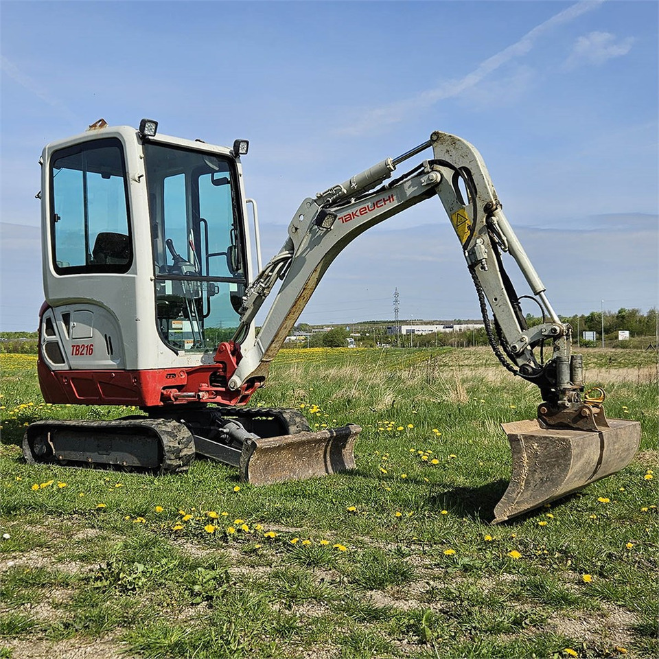 Takeuchi TB216 - מיני מחפר: תמונה 3 Takeuchi TB216 - מיני מחפר: תמונה 3