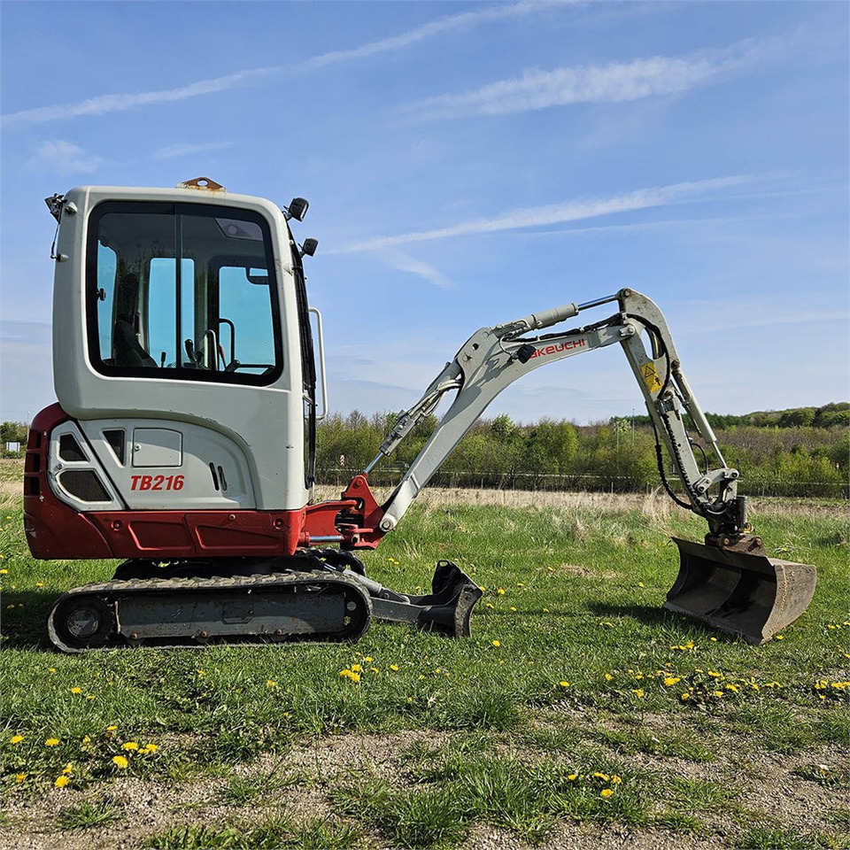 Takeuchi TB216 - מיני מחפר: תמונה 4 Takeuchi TB216 - מיני מחפר: תמונה 4