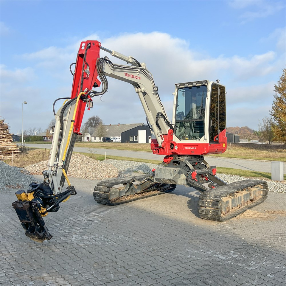 Takeuchi TB260 Levelizer - מיני מחפר: תמונה 1 Takeuchi TB260 Levelizer - מיני מחפר: תמונה 1