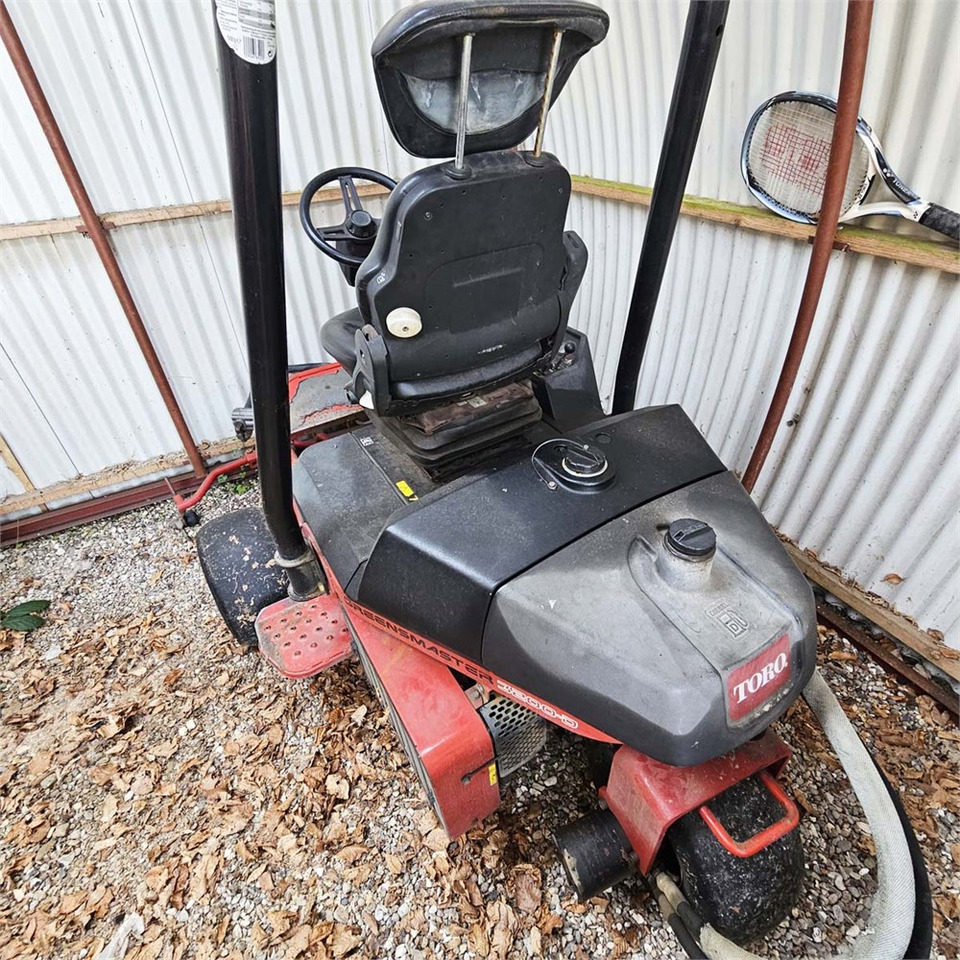Toro Greensmaster 3200-D - מכסחת גינה: תמונה 3 Toro Greensmaster 3200-D - מכסחת גינה: תמונה 3