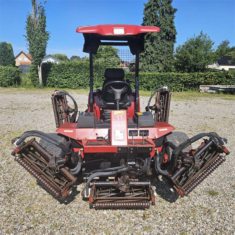 Toro Reelmaster 6700-D - מכסחת גינה: תמונה 2 Toro Reelmaster 6700-D - מכסחת גינה: תמונה 2