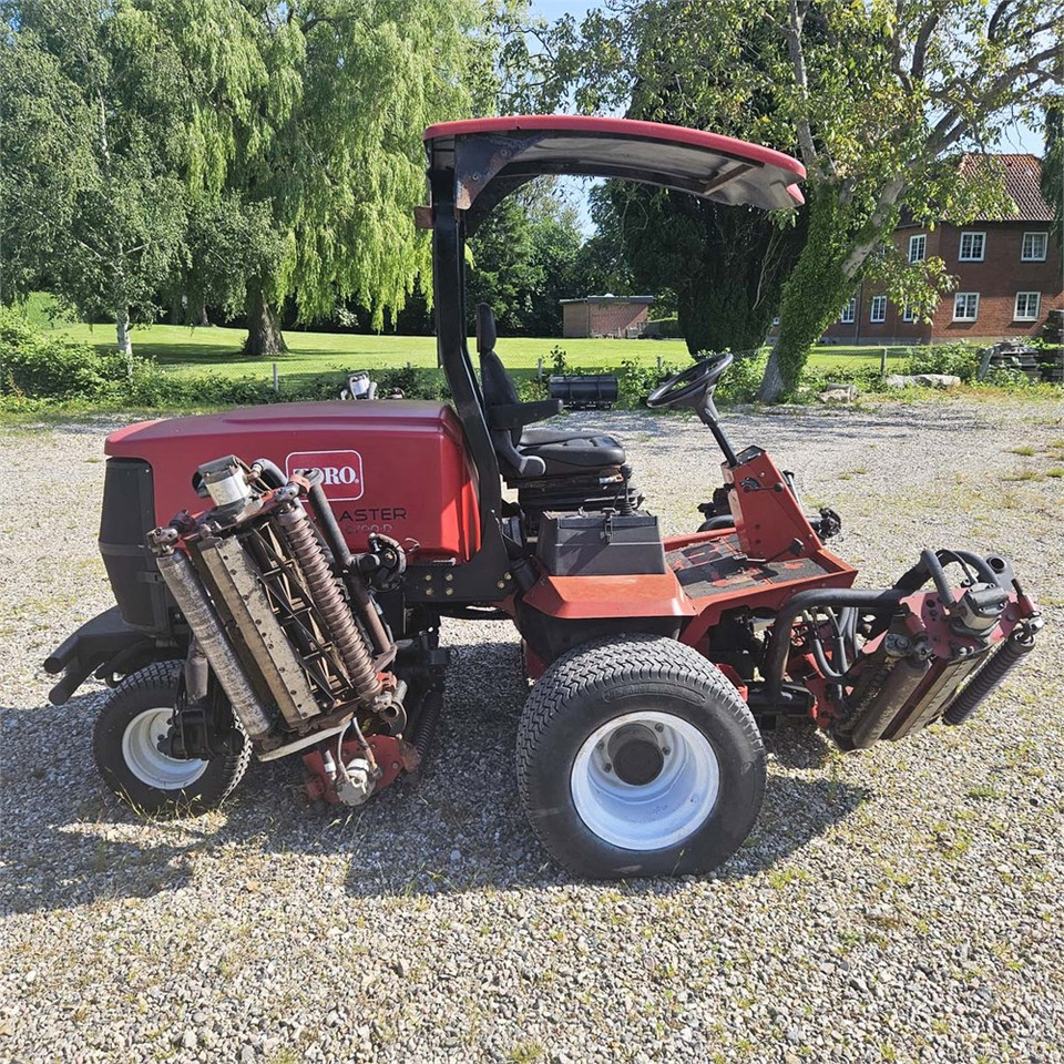 Toro Reelmaster 6700-D - מכסחת גינה: תמונה 3 Toro Reelmaster 6700-D - מכסחת גינה: תמונה 3
