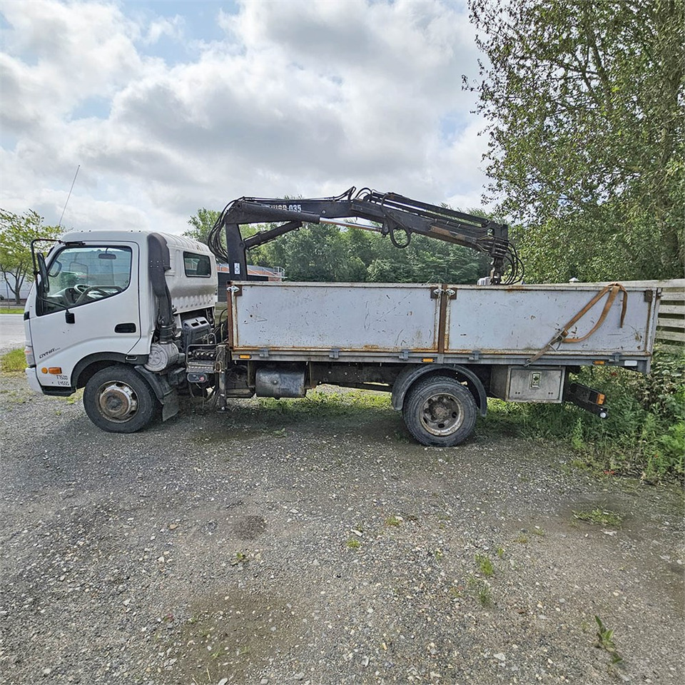Toyota Dyna 200 - משאית צד נופל/ שטוחה: תמונה 3 Toyota Dyna 200 - משאית צד נופל/ שטוחה: תמונה 3