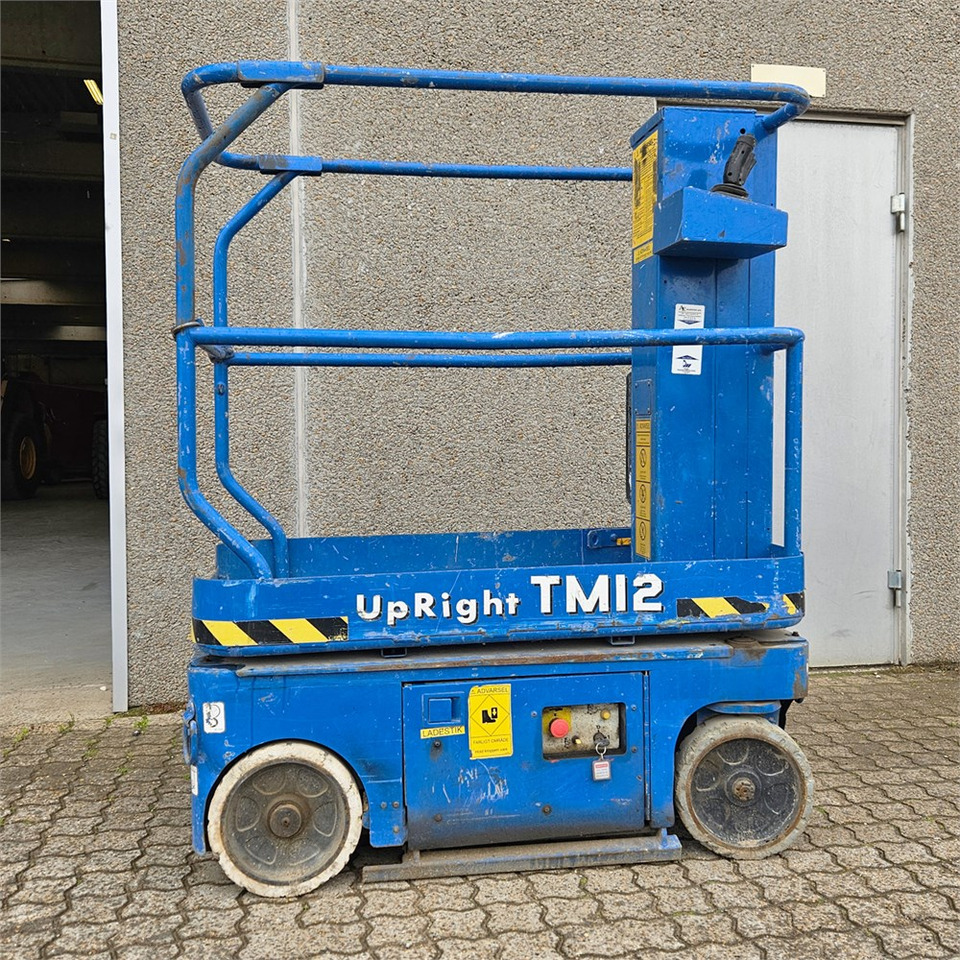 UpRight TM12 - מעלית מספריים: תמונה 3 UpRight TM12 - מעלית מספריים: תמונה 3