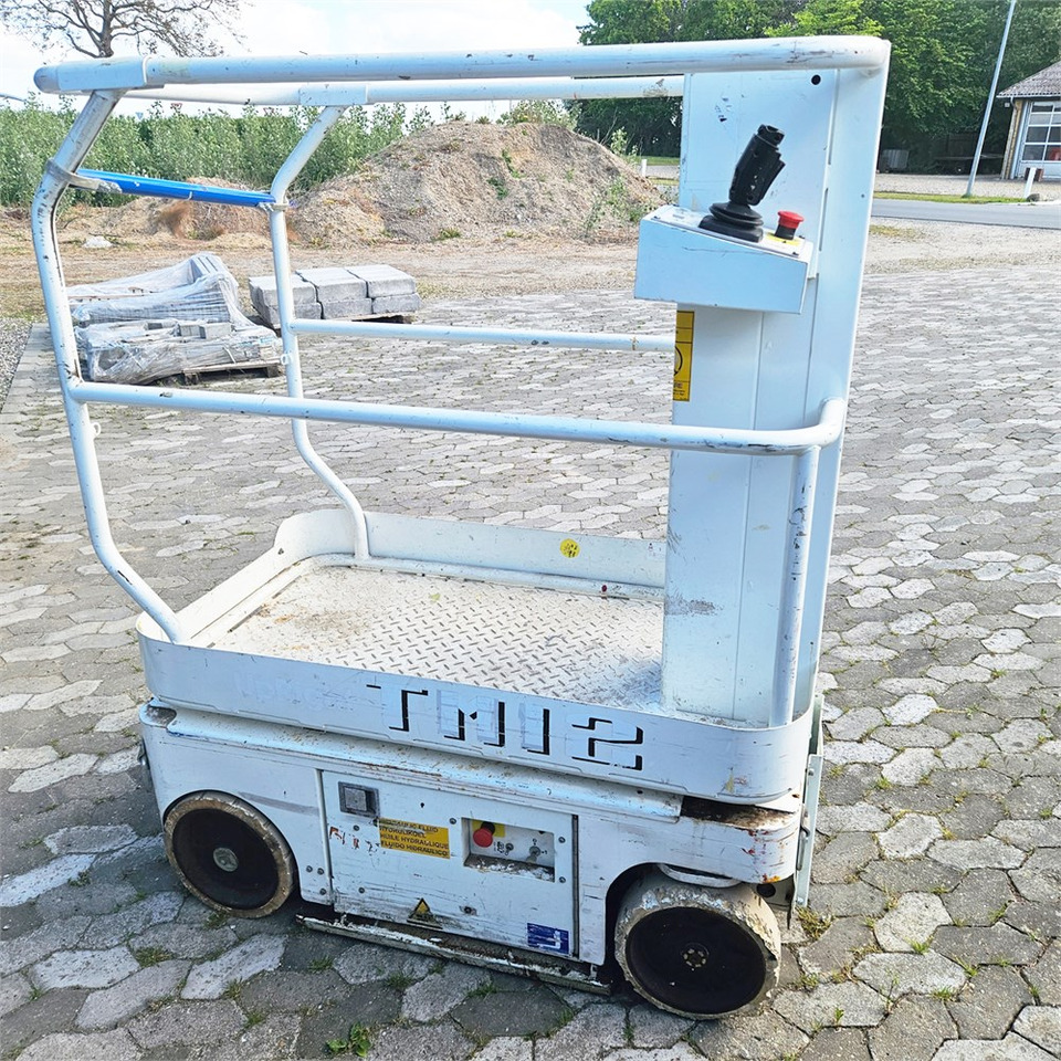 UpRight TM12 - מעלית תורן אנכית: תמונה 4 UpRight TM12 - מעלית תורן אנכית: תמונה 4