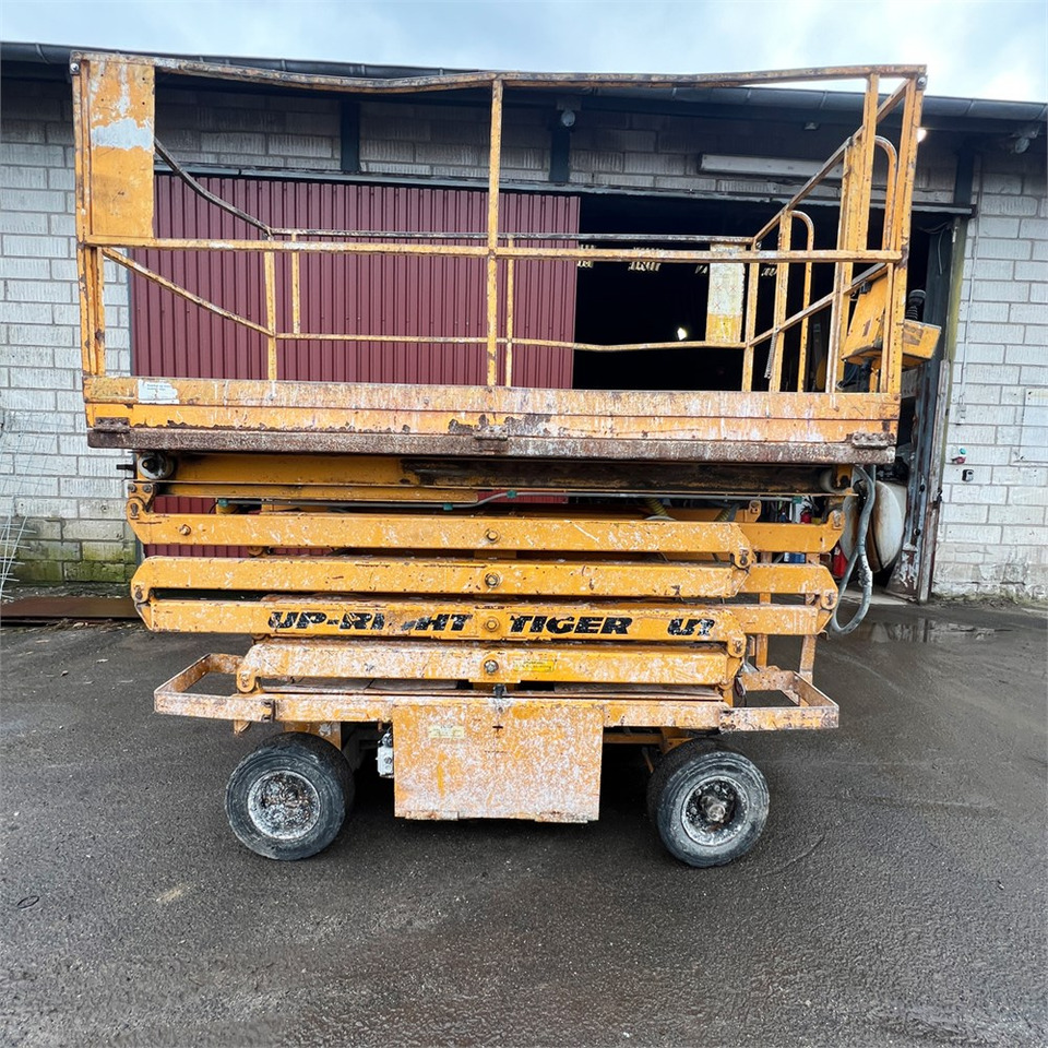 UpRight Tiger F5024-01 - מעלית מספריים: תמונה 4 UpRight Tiger F5024-01 - מעלית מספריים: תמונה 4