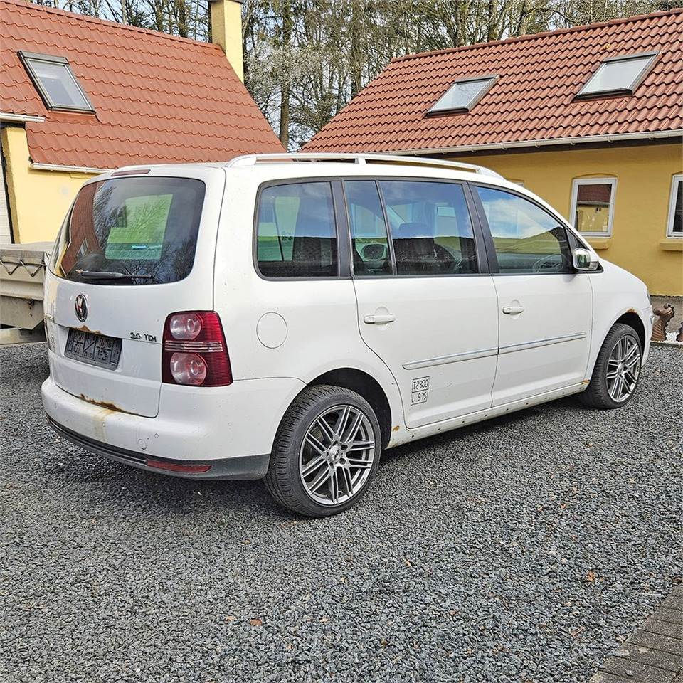 VW Touran Van 2,0 tdi automatisk - מכונית: תמונה 3 VW Touran Van 2,0 tdi automatisk - מכונית: תמונה 3