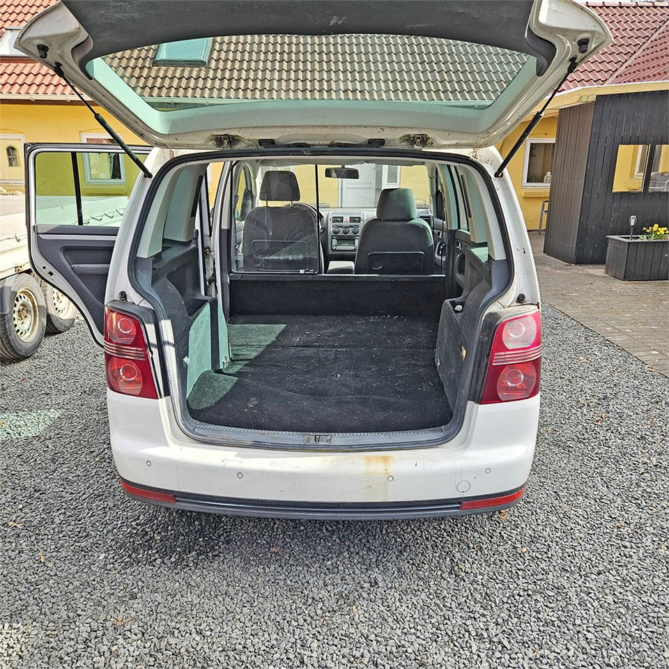 VW Touran Van 2,0 tdi automatisk - מכונית: תמונה 5 VW Touran Van 2,0 tdi automatisk - מכונית: תמונה 5