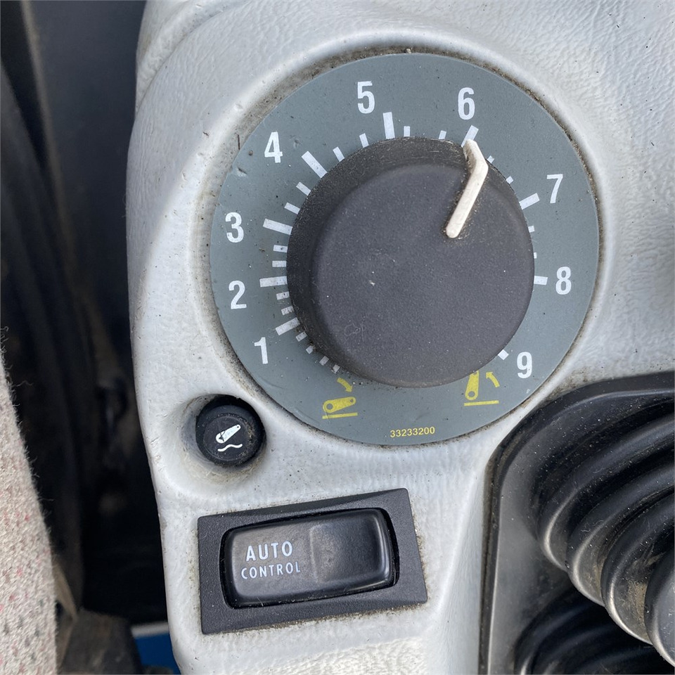 טרקטור חקלאי Valtra T 153: תמונה 19
