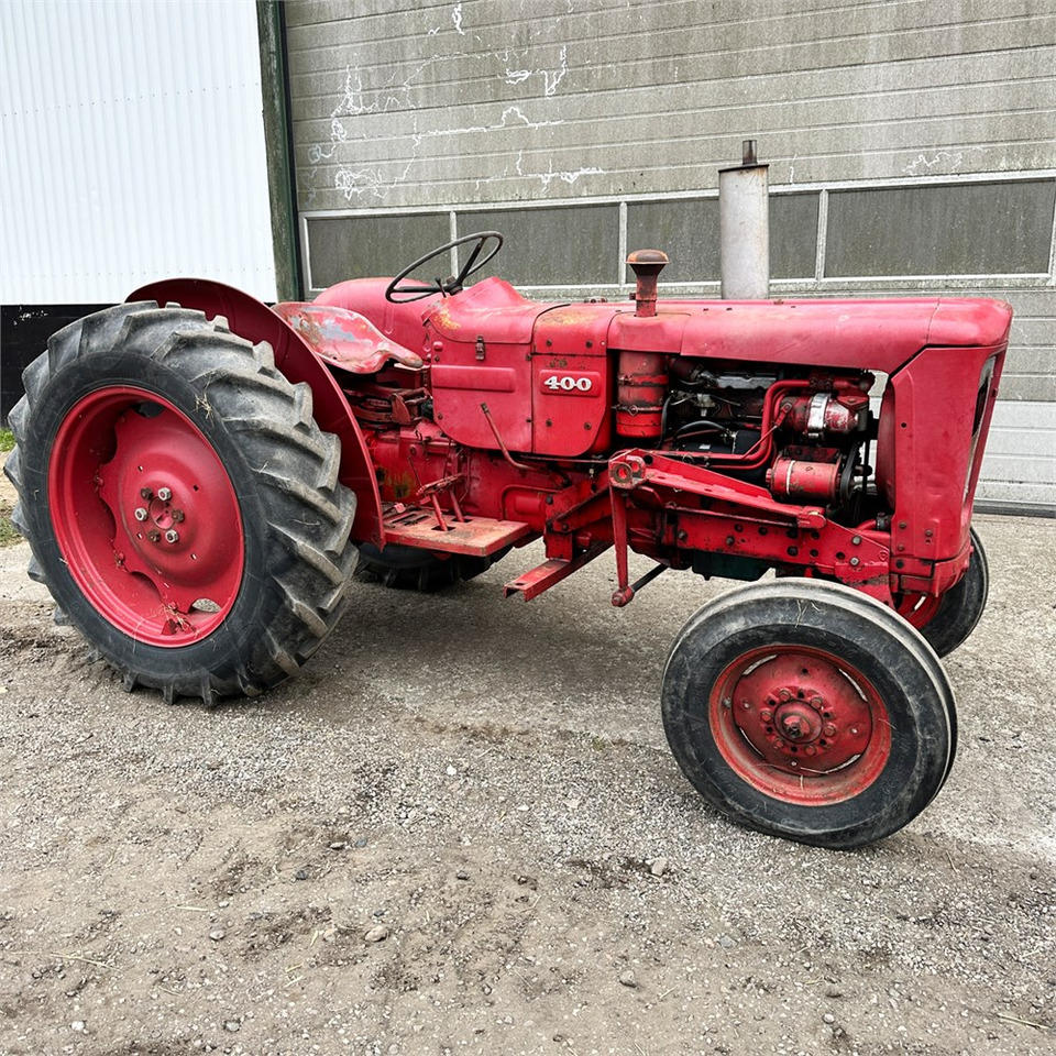 Volvo 400 - טרקטור חקלאי: תמונה 1 Volvo 400 - טרקטור חקלאי: תמונה 1