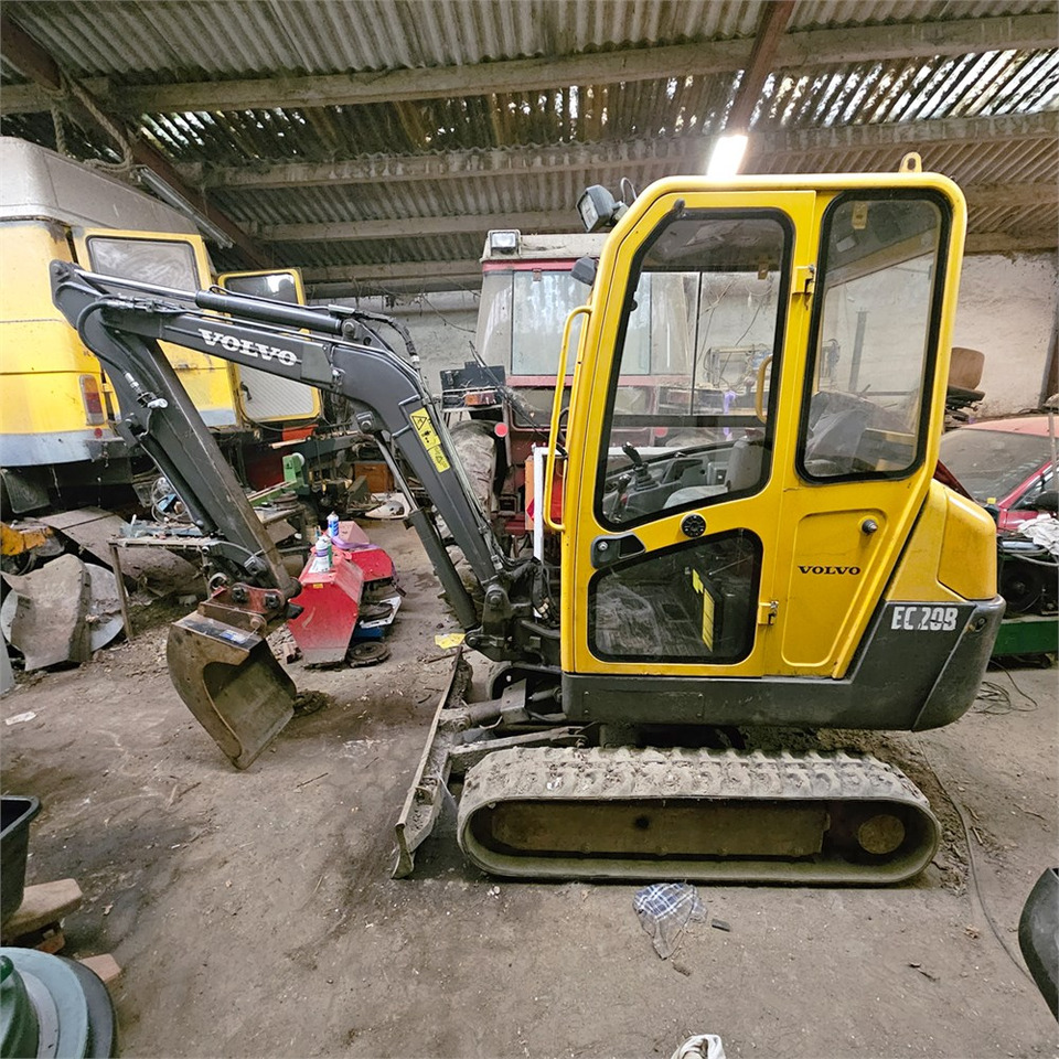 Volvo EC20 B XTV - מיני מחפר: תמונה 1 Volvo EC20 B XTV - מיני מחפר: תמונה 1