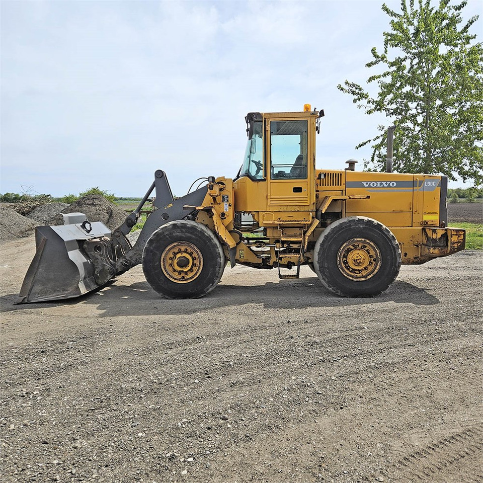Volvo L90C - מעמיס גלגלים: תמונה 2 Volvo L90C - מעמיס גלגלים: תמונה 2