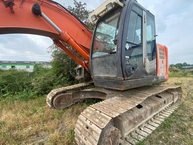 מחפר סורק Hitachi ZX225USLC-3: תמונה 9