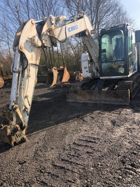 Kobelco SK 75SR-3E - מיני מחפר: תמונה 1 Kobelco SK 75SR-3E - מיני מחפר: תמונה 1