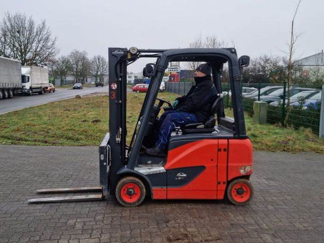Linde E16PH - מלגזה חשמלית: תמונה 1 Linde E16PH - מלגזה חשמלית: תמונה 1