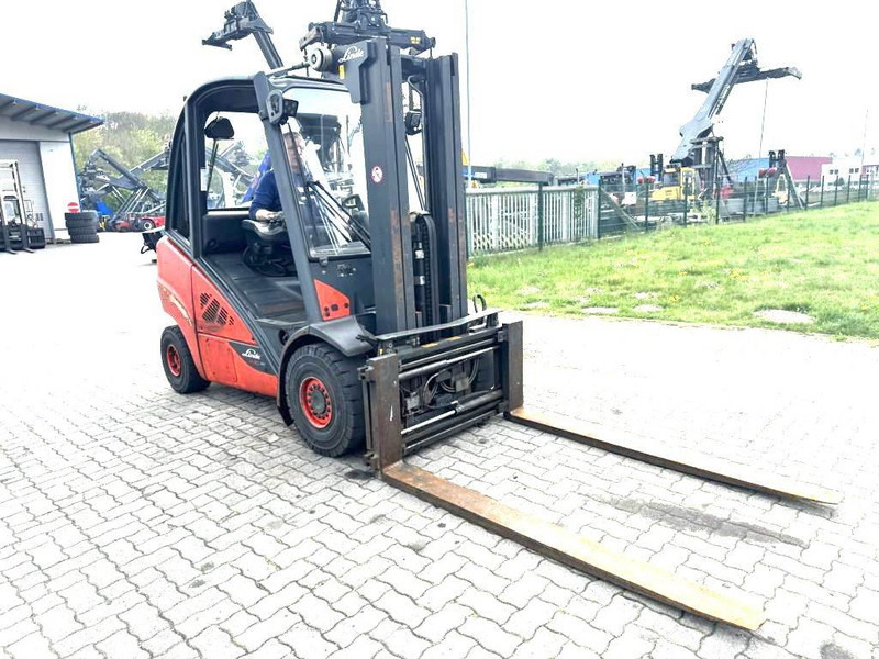 Linde H30D-02 - מלגזת סולר: תמונה 3 Linde H30D-02 - מלגזת סולר: תמונה 3