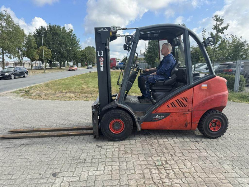 Linde H30D-02 - מלגזת סולר: תמונה 1 Linde H30D-02 - מלגזת סולר: תמונה 1