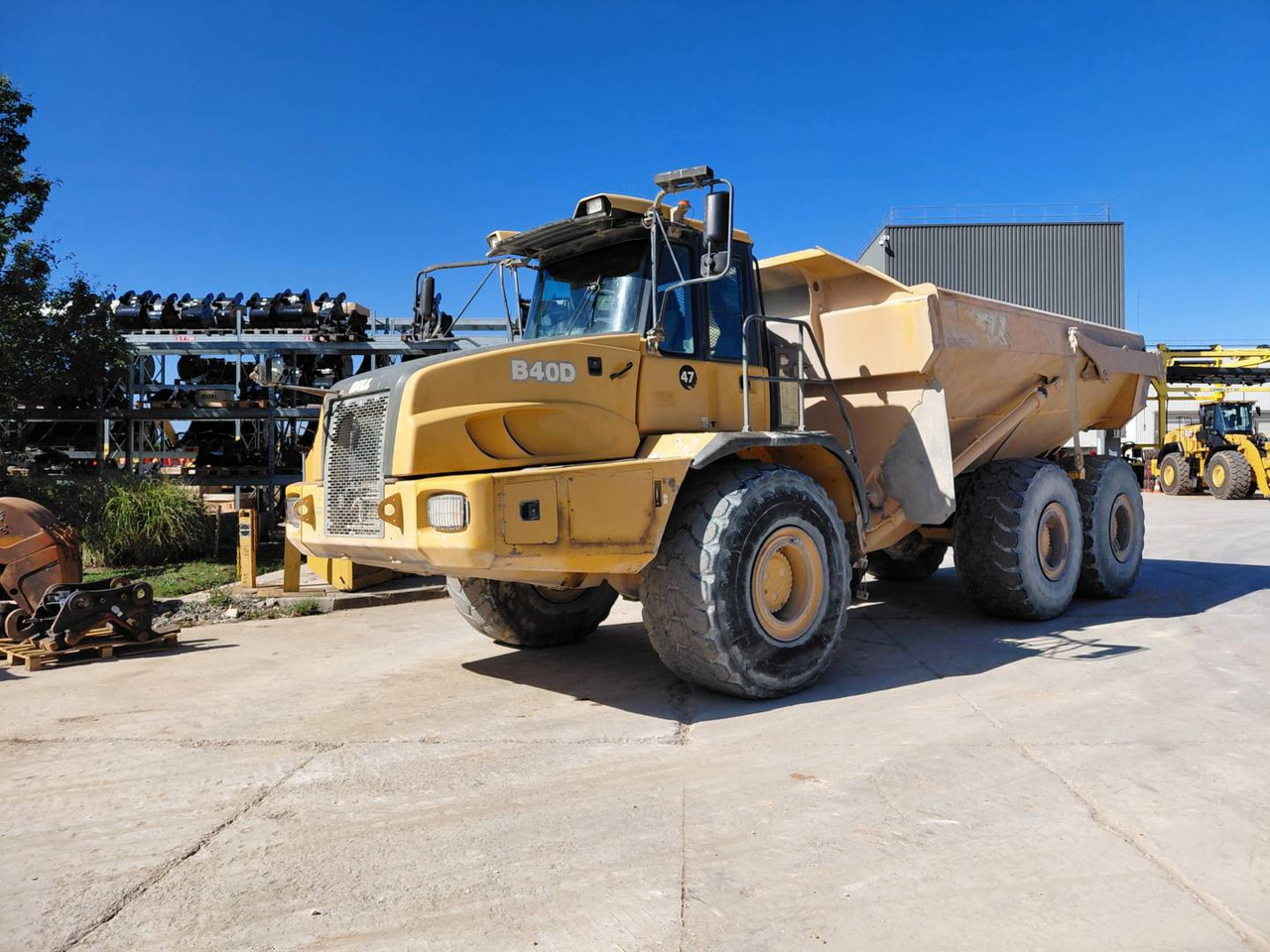 BELL EQUIPMENT NORTH AMERICA, INC. B40D - מסיר פסולת מפרקי: תמונה 2 BELL EQUIPMENT NORTH AMERICA, INC. B40D - מסיר פסולת מפרקי: תמונה 2