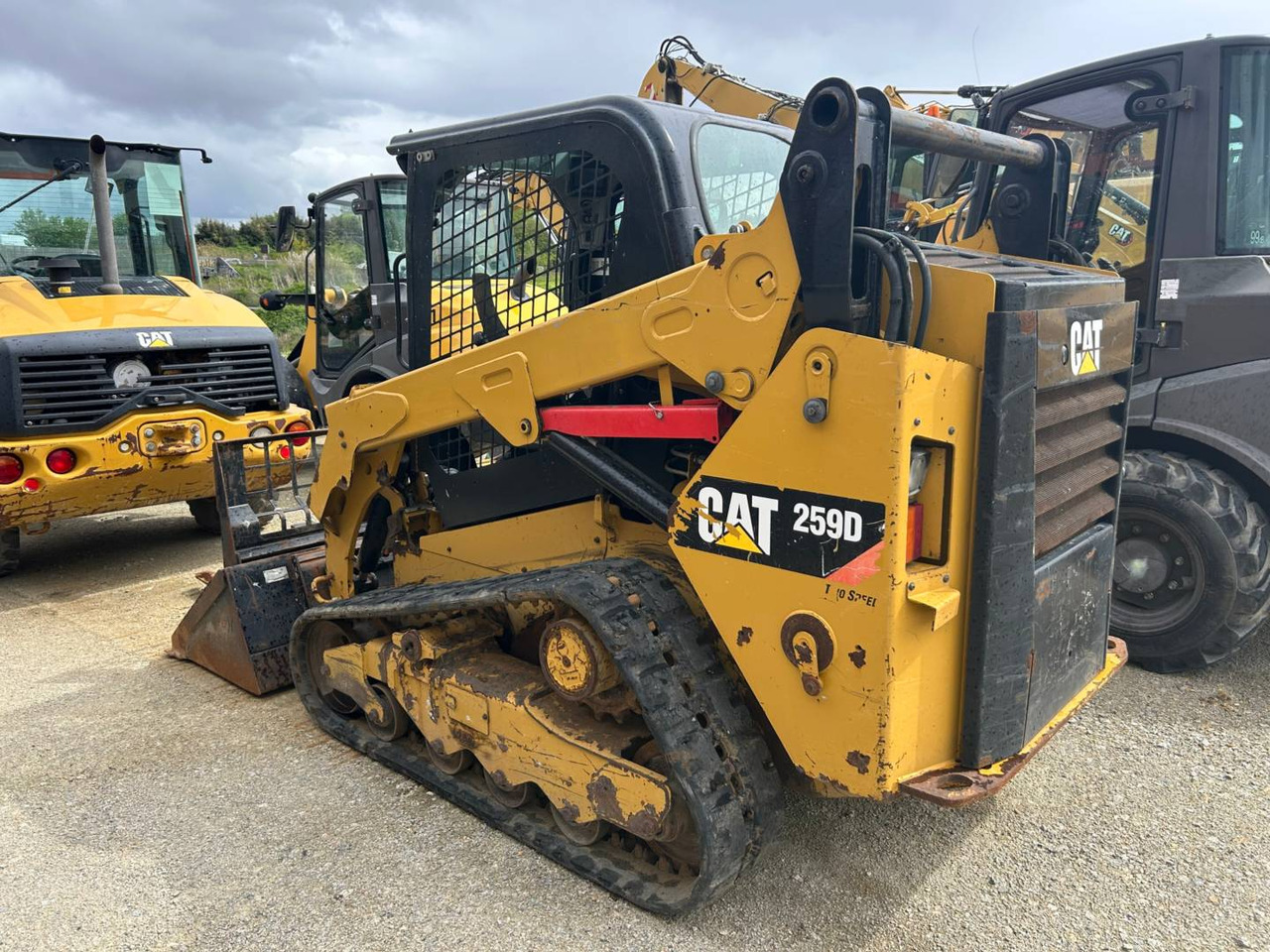 CAT 259D - מעמיס זוחל: תמונה 4 CAT 259D - מעמיס זוחל: תמונה 4