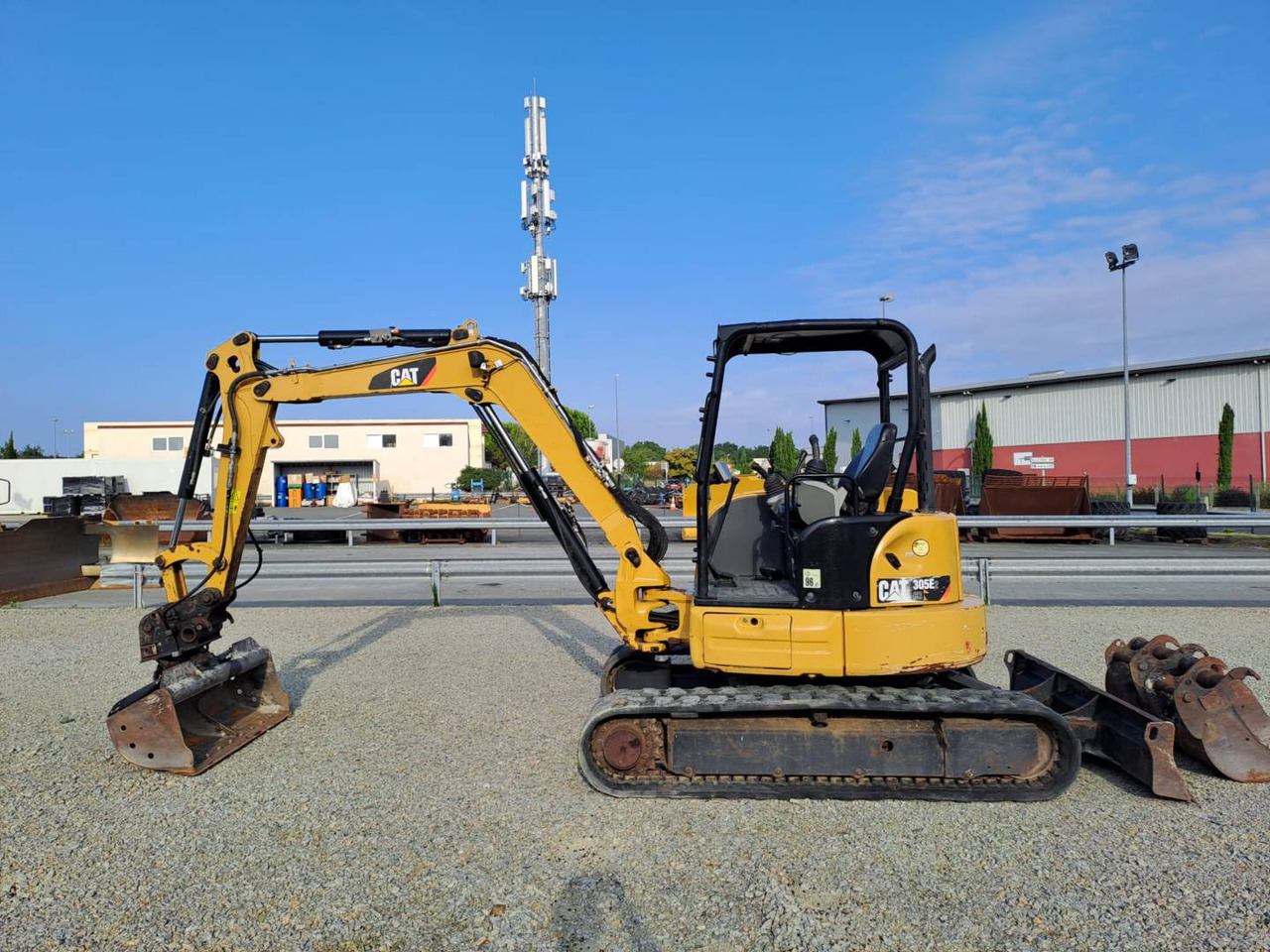 CAT 305E2 - מחפר סורק: תמונה 1 CAT 305E2 - מחפר סורק: תמונה 1