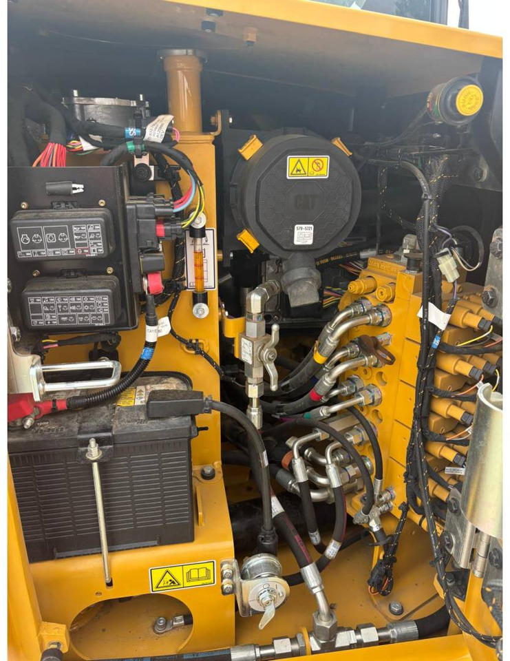 מחפר סורק CAT 305: תמונה 20