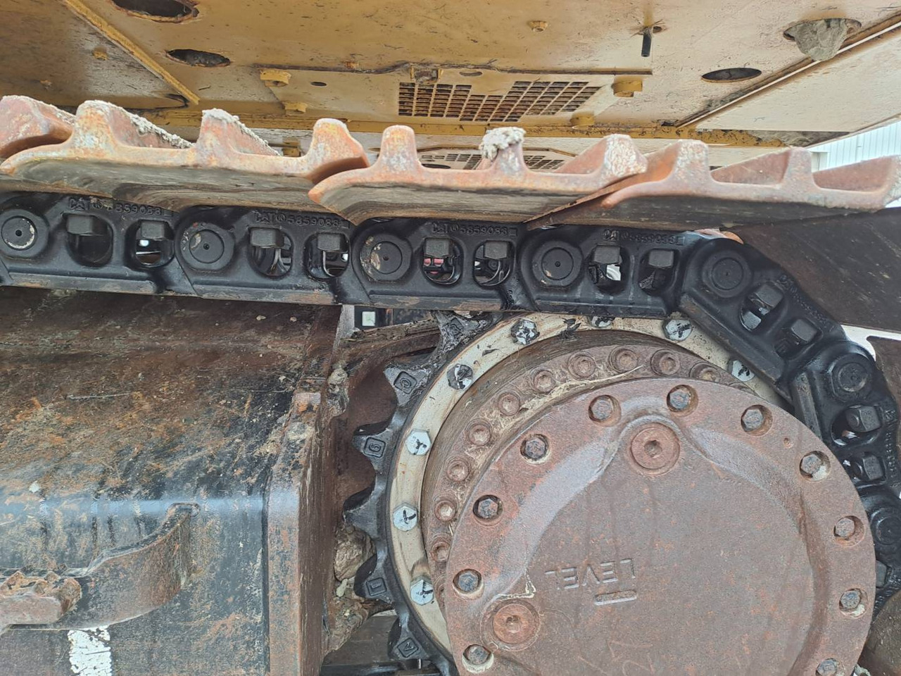 מחפר סורק CAT 323: תמונה 12
