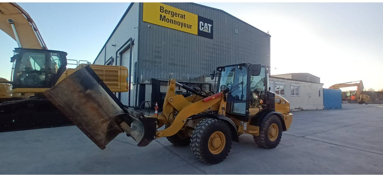 CAT 906 - מעמיס גלגלים: תמונה 1 CAT 906 - מעמיס גלגלים: תמונה 1
