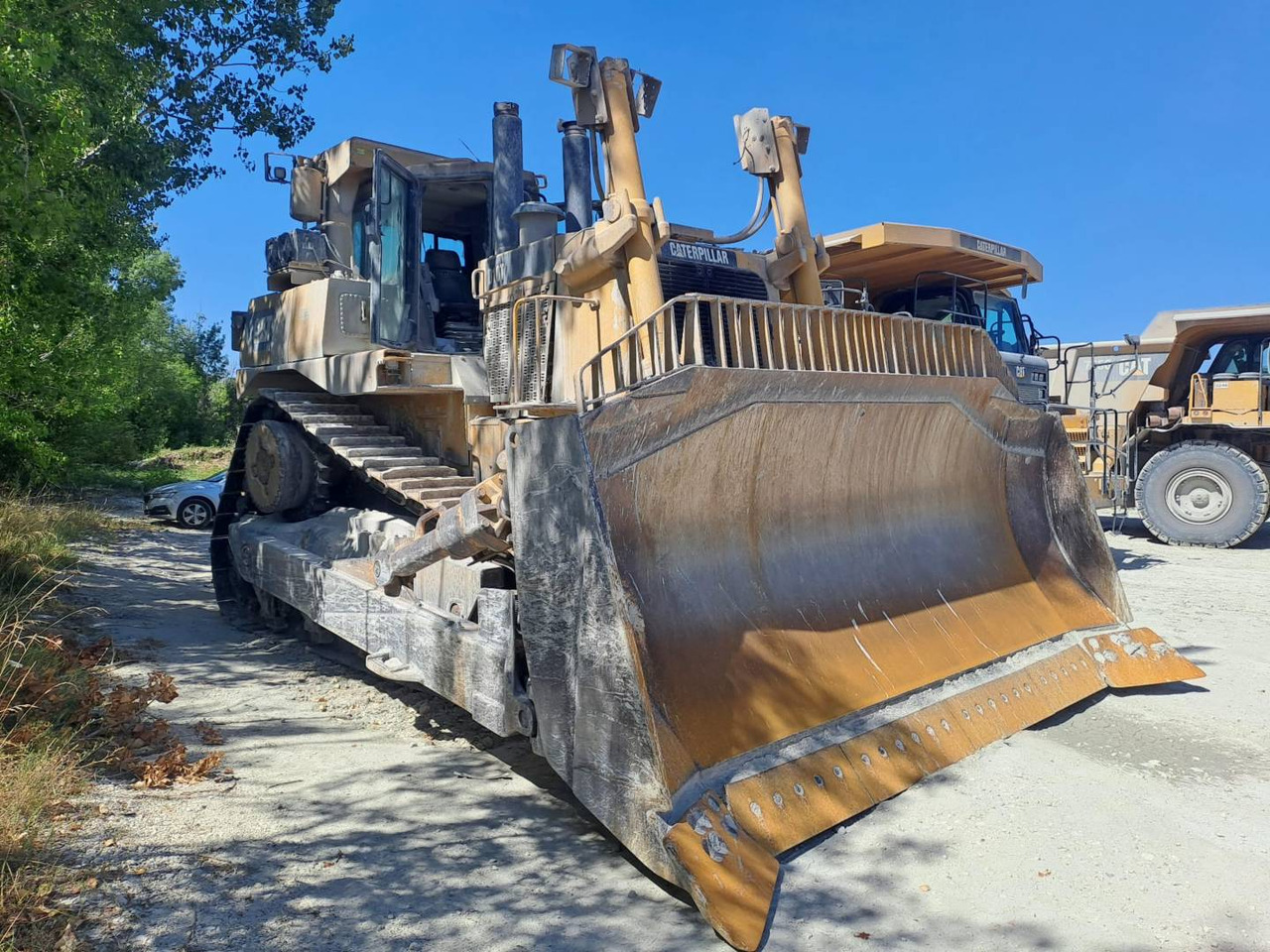 CAT D10T - דחפור: תמונה 2 CAT D10T - דחפור: תמונה 2
