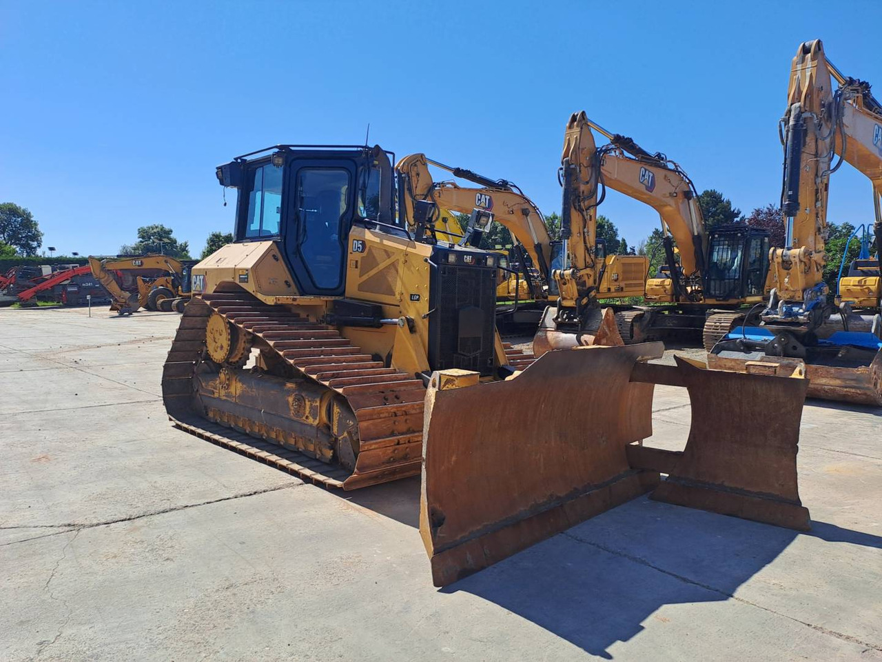 CAT D5 - דחפור: תמונה 2 CAT D5 - דחפור: תמונה 2