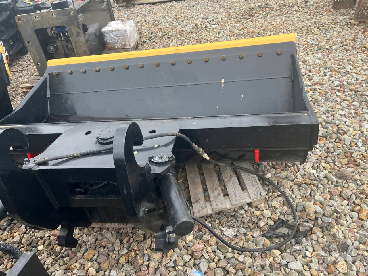 CAT GODET TILT/CW45S/2400MM - דלי מחפר: תמונה 1 CAT GODET TILT/CW45S/2400MM - דלי מחפר: תמונה 1