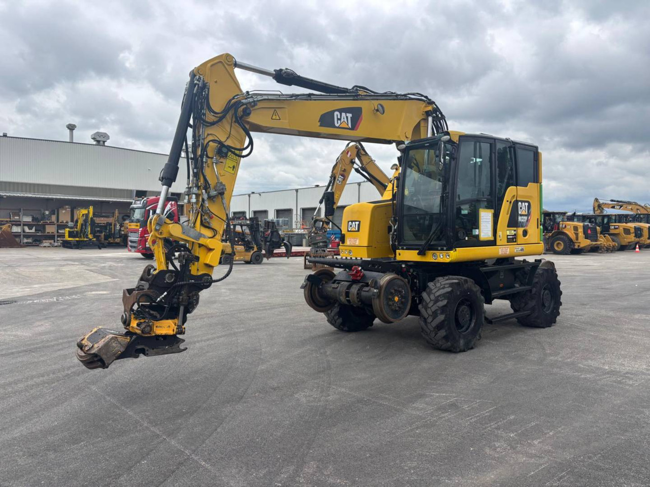 CAT M323F - מחפר גלגלים: תמונה 2 CAT M323F - מחפר גלגלים: תמונה 2