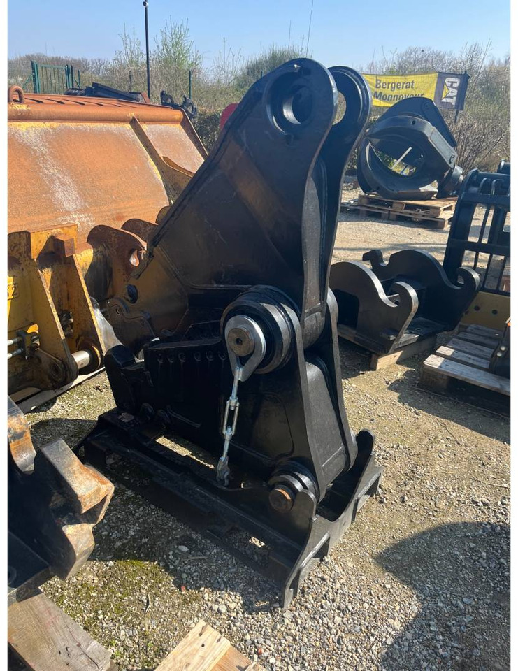 CAT MP318/CC - מזמרת הריסה עבור מכונת בנייה: תמונה 4 CAT MP318/CC - מזמרת הריסה עבור מכונת בנייה: תמונה 4