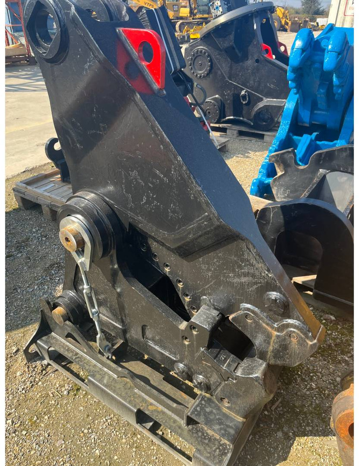 CAT MP318/CC - מזמרת הריסה עבור מכונת בנייה: תמונה 1 CAT MP318/CC - מזמרת הריסה עבור מכונת בנייה: תמונה 1