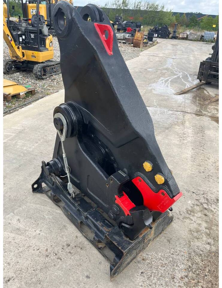 CAT MP324.J1B.CC - מזמרת הריסה עבור מכונת בנייה: תמונה 2 CAT MP324.J1B.CC - מזמרת הריסה עבור מכונת בנייה: תמונה 2