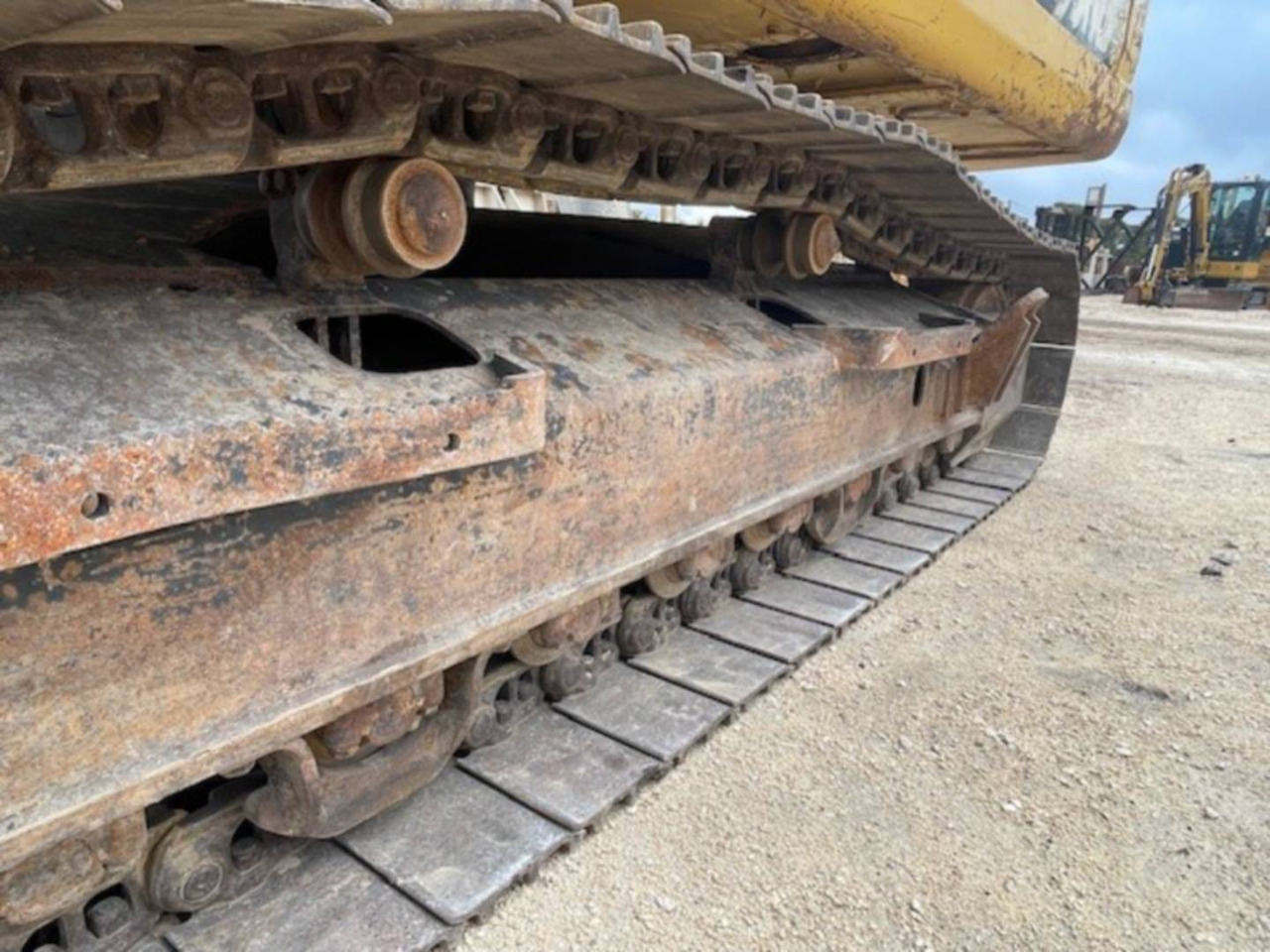 הַחכָּרָה KOMATSU HB215 KOMATSU HB215: תמונה 13